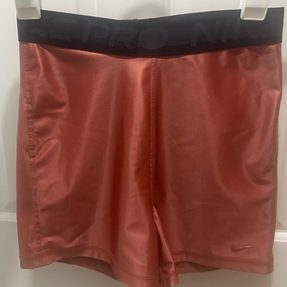 Nike Women's Pro Skirt - Coral